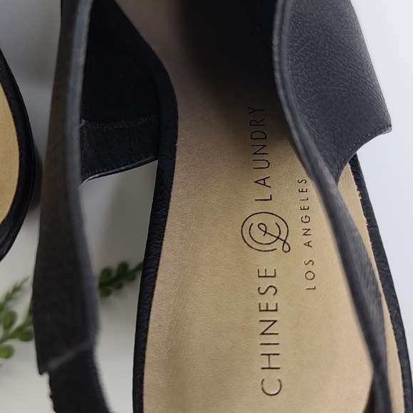 Chinese Laundry Black Wedges - Picture 5 of 8